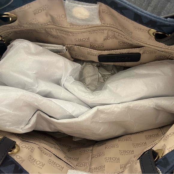 Nwt Michael kors purse - Picture 4 of 4